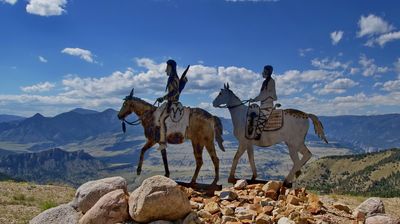Vereinzelte Apachen reiten über den Dead Indian Pass